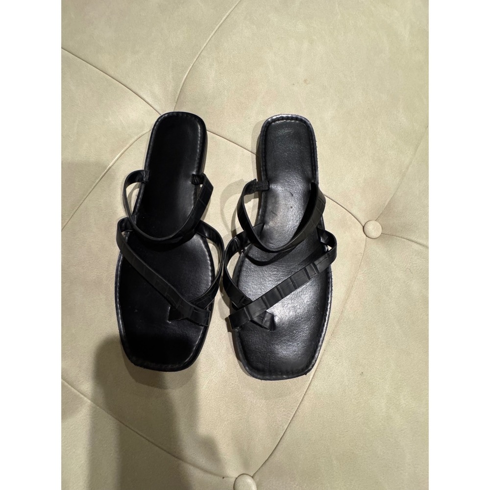 Womens Black Strappy Square Toe Flat Sandals Croc Embossed Slip On Size 8.5